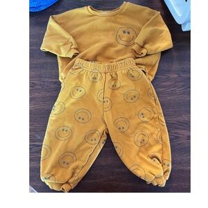 Indy & Pippa mustard smiley sweatsuit set